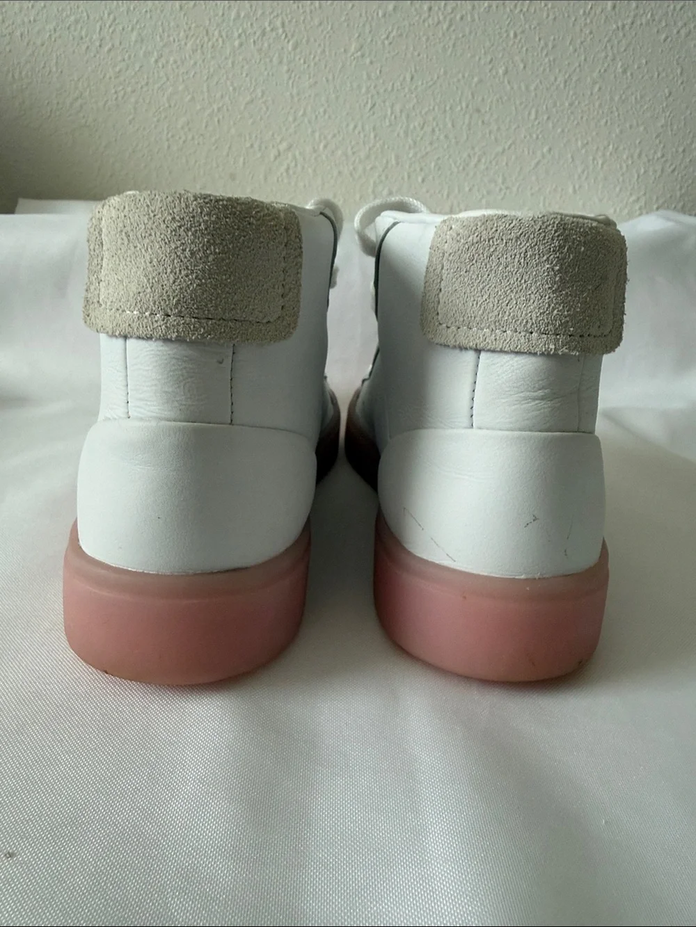 adidas Sleek Women’s White Mid-Top Sneakers with Pink Cupsole - Picture 4 of 9